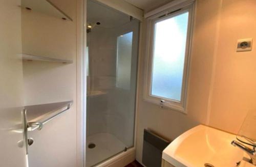 Athee Other | Mobil-home confortable avec terrasse pour 4 pers - API-1-52-1365