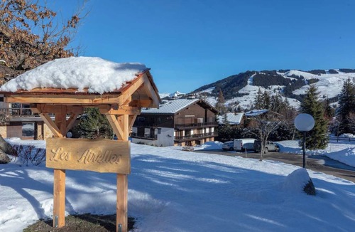 Megeve Apartment | Modern 2 bedroom apartment, close to ski lifts