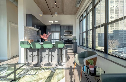 Prairie District Hotel | Modern 2BR/2BA Corner Suite Near McCormick Place