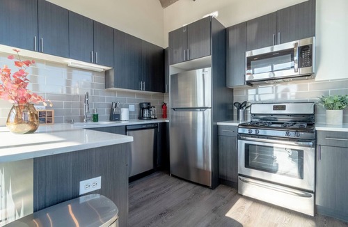 Prairie District Hotel | Modern 2BR/2BA Corner Suite Near McCormick Place