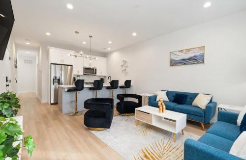 Bronzeville Apartment | Modern 3BR Stay Near DT CHI