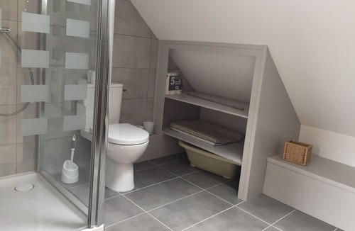 Saint-Jory-de-Chalais Cottage | Modern, calm & great views!!!