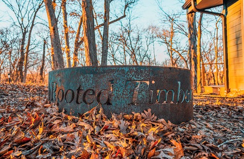 Guthrie County Cabin | Modern Cabin w/Hot Tub + Fire Pit + Private Trails