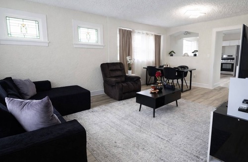 Milwaukee House | Modern Duplex Near Airport & Downtown + Game Room & Lake