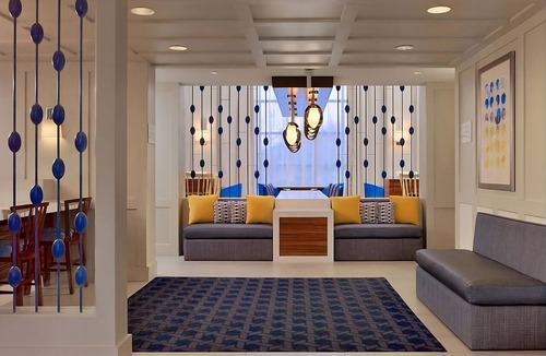 Auburn Hills Hotel | Modern Family Friendly Suite | Free Breakfast | Pets Allowed | Pool Access
