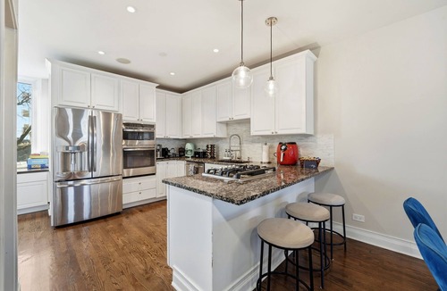 River West Condo | Modern Four-Bedroom 3-Bath Townhouse in River West