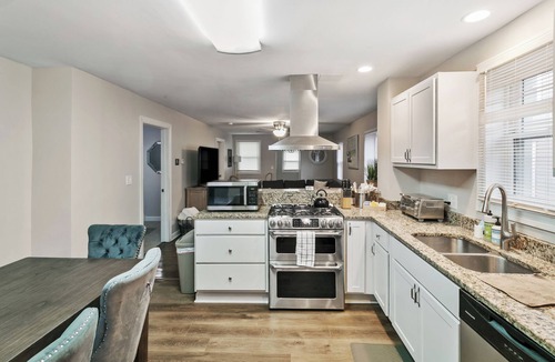 Libertyville House | Modern Home Centrally Located