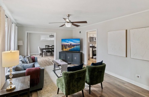 Libertyville House | Modern Home Centrally Located
