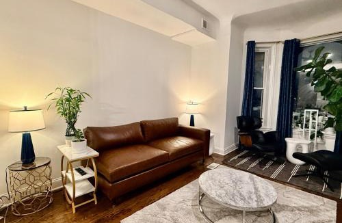 Washington Park House | Modern Oasis 4BR 2Bath Near UChicago Hyde Park