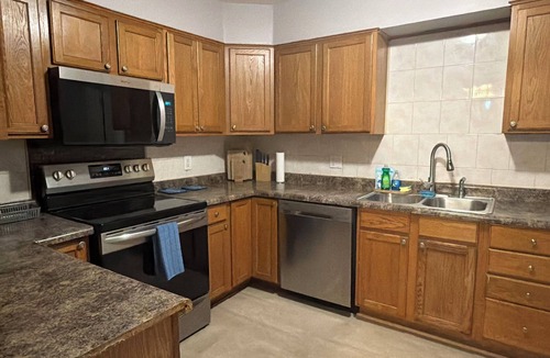 Waukegan House | Modern Renovated Home near Six Flags & Naval Graduation Base - Sleeps 6