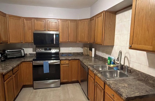 Waukegan House | Modern Renovated Home near Six Flags & Naval Graduation Base - Sleeps 6