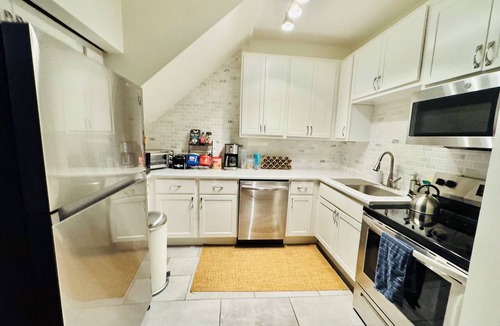 Old Town Apartment | Modern& Spacious 2BR in Prime Location with 1 Parking Spot