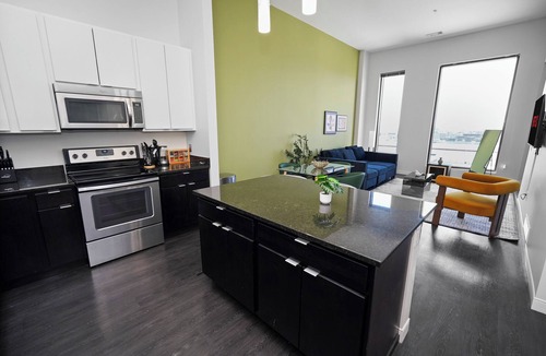 Westown Hotel | Modern Westown 2BR with Balcony - 5 min to Deer District