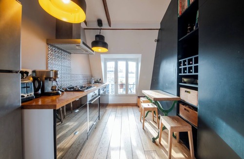 Montmartre Apartment | MONTMARTRE, PARIS VIEW, ATTRACTIONS, 30–60 days ahead? Private offer VIE-VAp