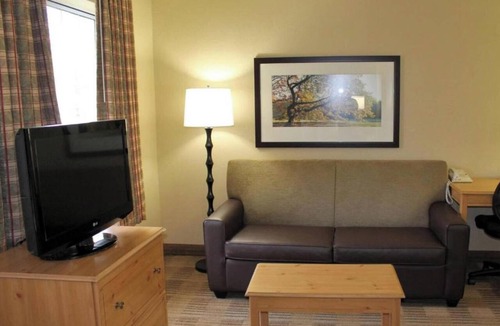 Vernon Hills Hotel | Motel 6 Chicago Vernon Hills Lincolnshire IL
