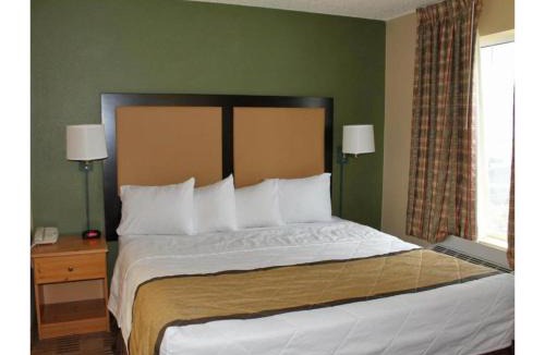 Vernon Hills Hotel | Motel 6 Chicago Vernon Hills Lincolnshire IL