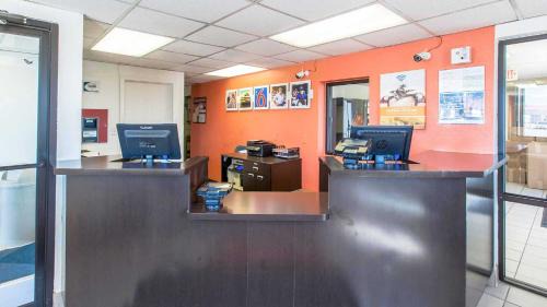 Council Bluffs Hotel | Motel 6-Council Bluffs, IA - Omaha East