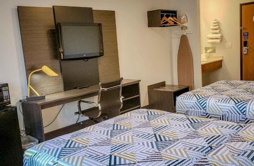 Kewanee Hotel | Motel 6-Kewanee, IL