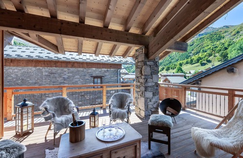 Le Bettaix Apartment | Mountain Duplex 4 Bedrooms, Near Ski and Fireplace