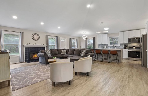 Oswego House | Moxie- w/Game Room- 4 Kings, Sleeps 15