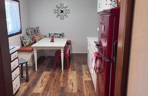 Gallatin House | My "Sister's Cottage" feels like home-cozy and inviting for great rest!