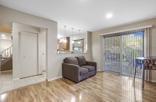 Fox Valley House | Naperville Rental - Woodview Ln