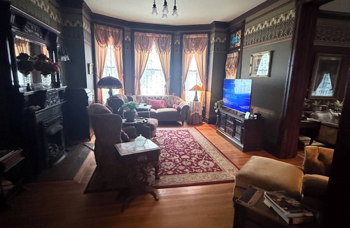 Council Bluffs House | National Historic Victorian Shea House, 7 bedrooms, 11 beds, 5 and half bath