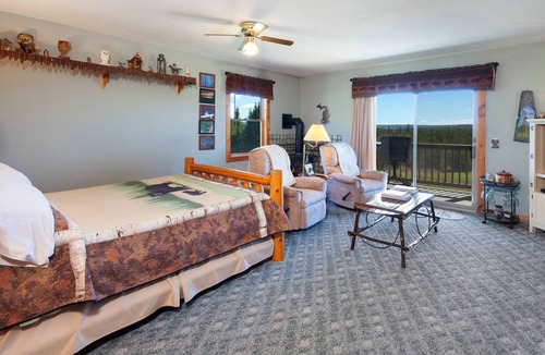 Cedar Bed & Breakfast | Nature Getaway, Menu breakfast served in your room