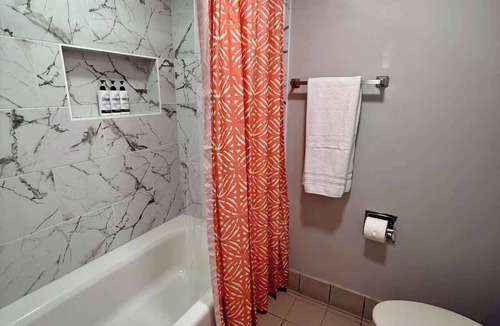 South Central Omaha Apartment | Near Aksarben & Baxter Arena, WiFi and Parking