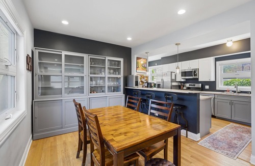 Andersonville House | NEW! Charming Andersonville Coach House | 3BR/2.5BA