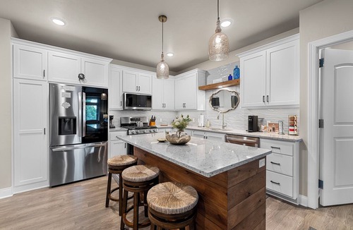 Egg Harbor House | New Egg Harbor Condo Steps to Shipwrecked, Marina & Beach 2 King Suites
