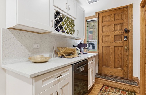 Lincoln Park Condo | NEW! Fully Updated Jr. 1 Bed, Steps from Lincoln Park by AllSet Turnover