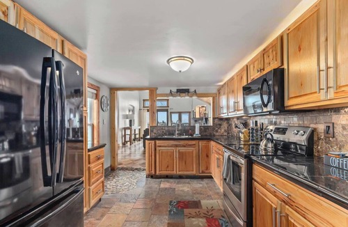 Little Suamico House | New! Lakefront! Grill! Water toys! Sleeps 6!