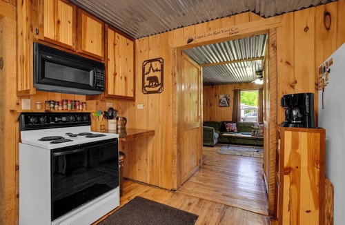 Trout Lake House | New Listing! 4 Bedroom Home 2 mins from the Lake-Boating-Fishing-Fire Pit