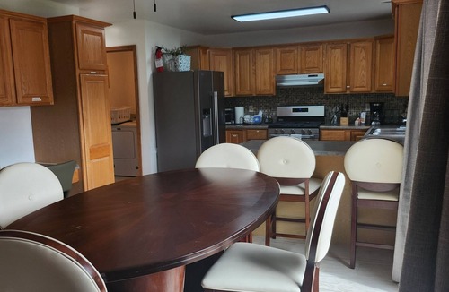 Schererville House | New to VRBO! Sweet Home Schererville, IN! 3bd/3 bath. Sleeps 6. Close to Chicago