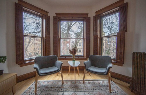 Rogers Park Apartment | Newgard Nest I Walk to Loyola, Beaches & CTA l Bright 2nd FL Apt w/Free Parking