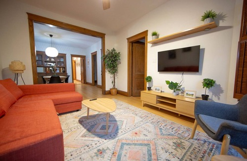 Rogers Park Apartment | Newgard Nest I Walk to Loyola, Beaches & CTA l Bright 2nd FL Apt w/Free Parking