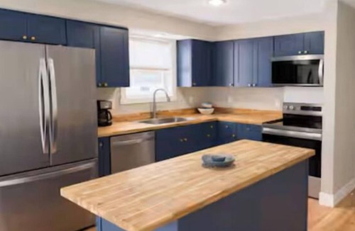 Christmas House | Newly remodeled Lake Superior views by Pictured Rocks