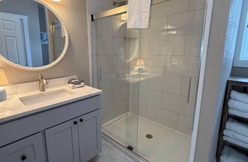 Christmas House | Newly remodeled Lake Superior views by Pictured Rocks