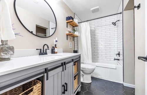 Algoma Apartment | Newly renovated-across the street from Von Stiehl!