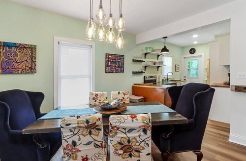 Lake Geneva Apartment | Newly Renovated |Private Home in the Heart of Downtown Lake Geneva |Dog Friendly |Secluded Back Deck