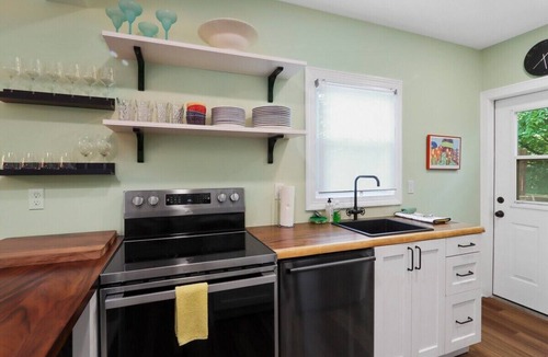 Lake Geneva Apartment | Newly Renovated |Private Home in the Heart of Downtown Lake Geneva |Dog Friendly |Secluded Back Deck