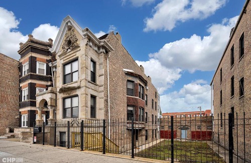 Heart of Chicago Apartment | Newly Renovated Studio in the Heart of Pilsen condo