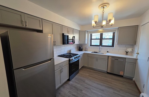 Skokie Apartment | Nice 1-bedroom apartment with AC in charming Skokie