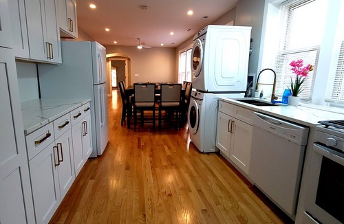 Calumet Heights Apartment | Nice 4-bedroom apartment near everything