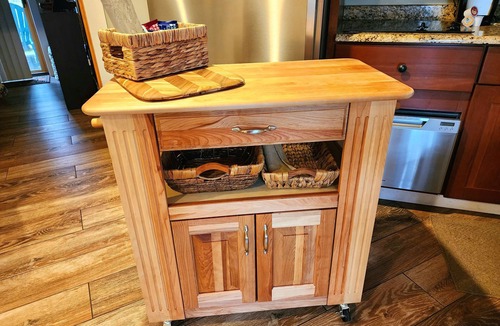 Mancelona Condo | Northern Michigan charm. Close to lakes, boat parking, Walk to slopes, sleeps 4