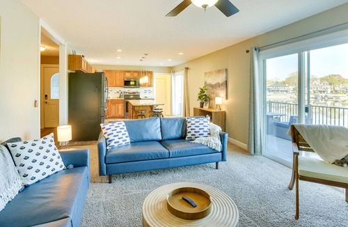 Papillion House | Omaha Area Vacation Rental Home w/ Private Beach