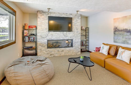 Papillion House | Omaha Area Vacation Rental Home w/ Private Beach
