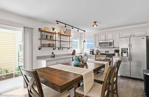 Ottawa House | On Cloud Wine | Cottages at Heron's Landing
