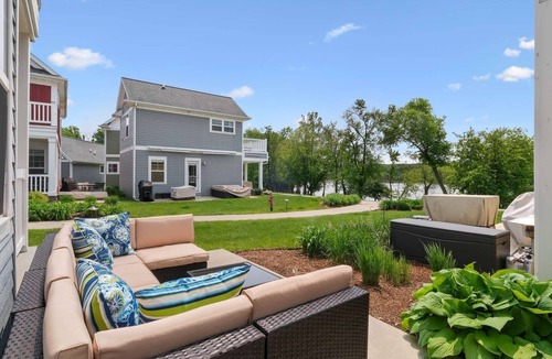 Ottawa House | On Cloud Wine | Cottages at Heron's Landing